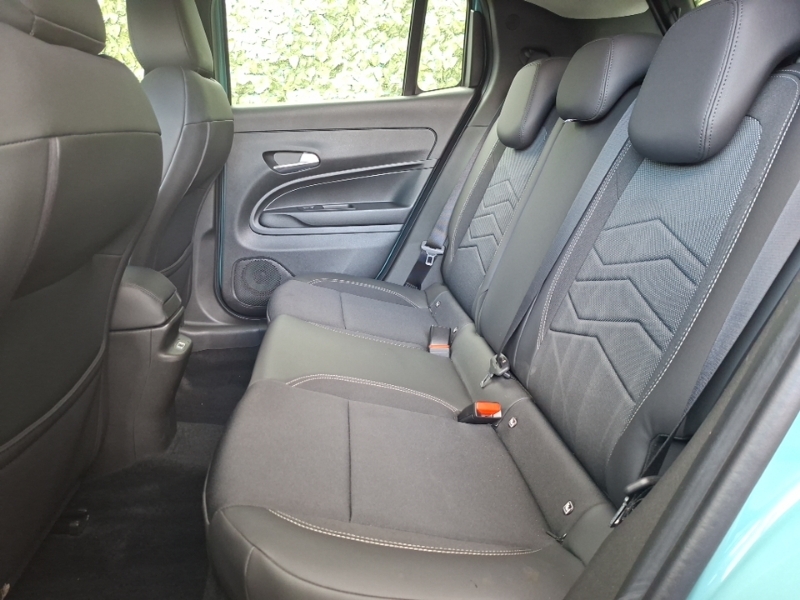 Jeep Avenger 1.2 E-hybrid Altitude Dct Black #6