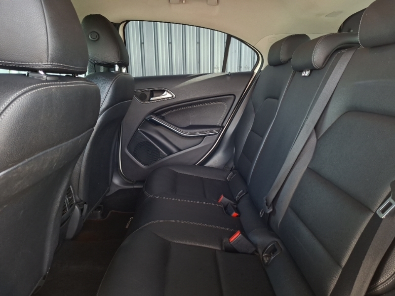 Mercedes-Benz A Class A180d Sport White #6