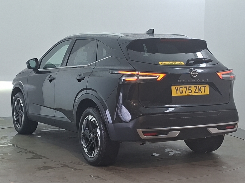 Nissan Qashqai 1.3 Dig-t Mh N-connecta Glass Roof YG75ZKT Black #2