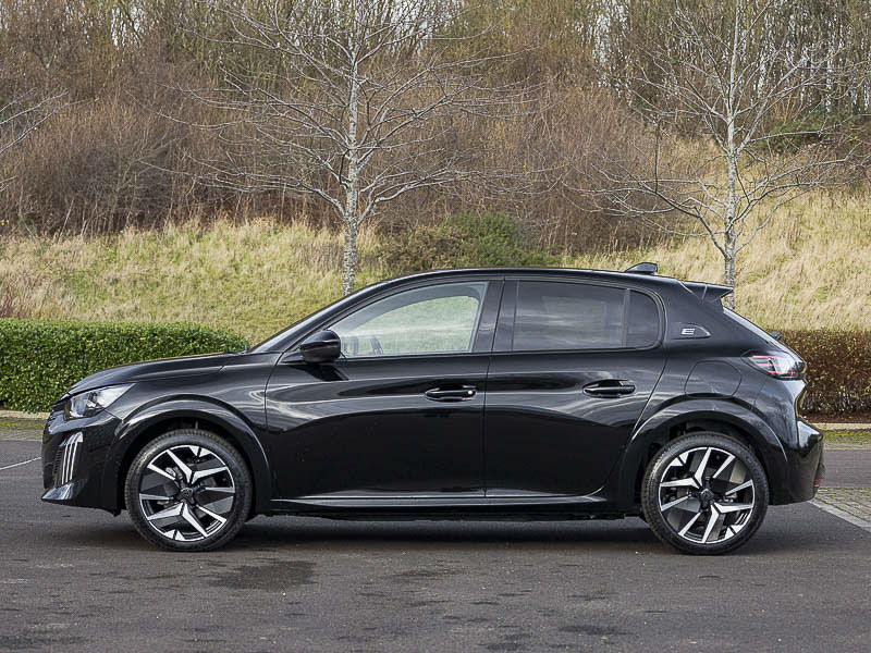 Peugeot e-208 100Kw Gt 50Kwh Black #4