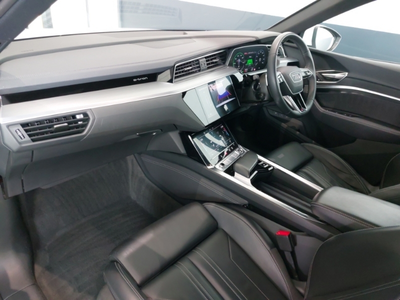 Audi Q8 e tron 300Kw 55 Quattro 114Kwh S Line White #5