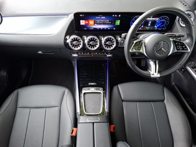 Mercedes-Benz EQA Eqa 250 140Kw Sport Executive 70.5Kwh White #3