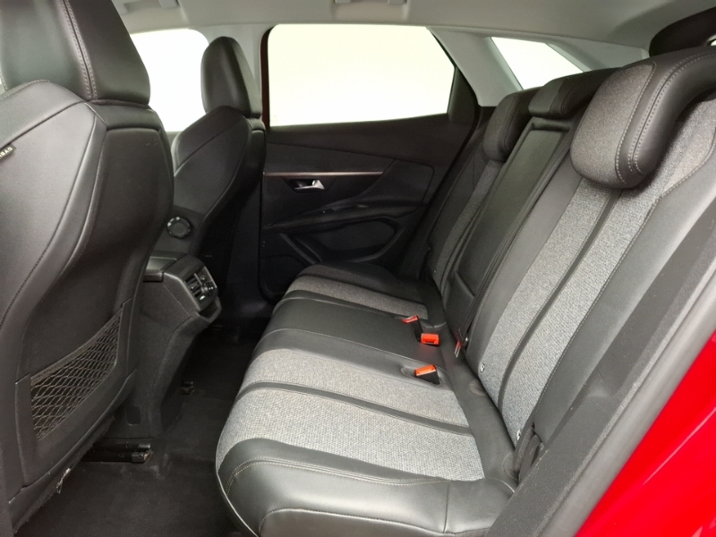 Peugeot 3008 1.5 Bluehdi Allure SG69EFF Red #6