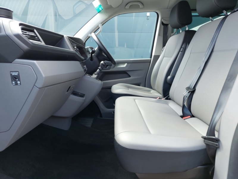 Volkswagen Transporter Shuttle 2.0 Tdi 150Ps Se Minibus Black #5