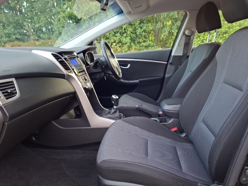 Hyundai I30 1.6 Crdi Blue Drive Se Black #5