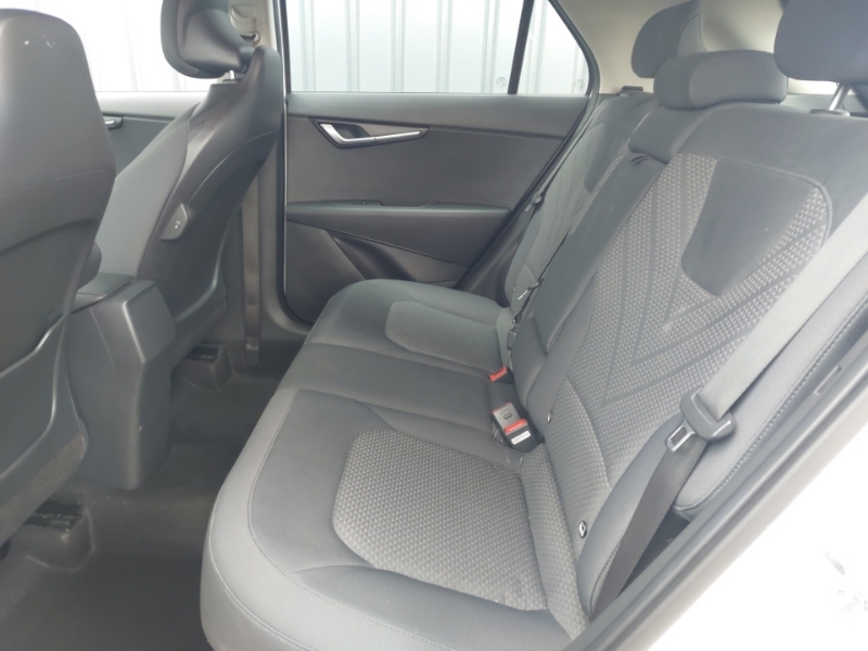 Kia Niro 1.6 Gdi Hybrid 2 Dct White #6