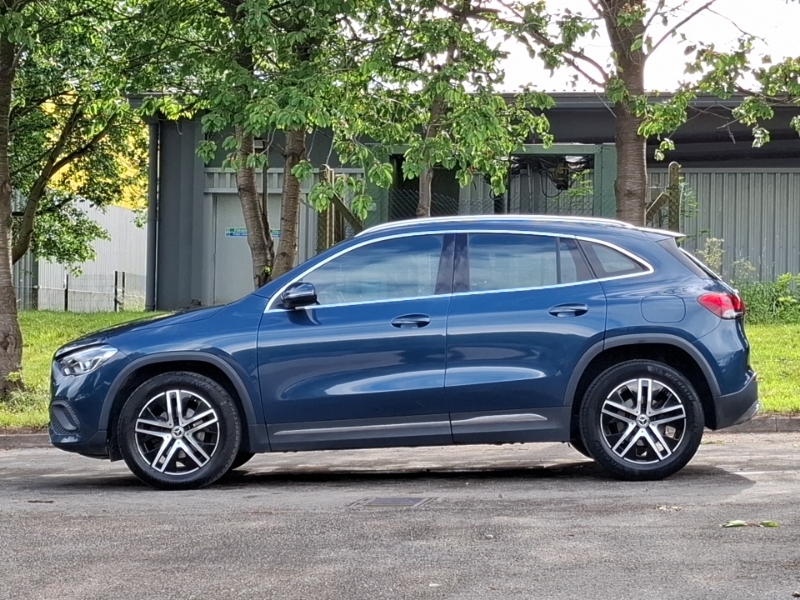 Mercedes-Benz GLA Class Gla 180 Sport Blue #4