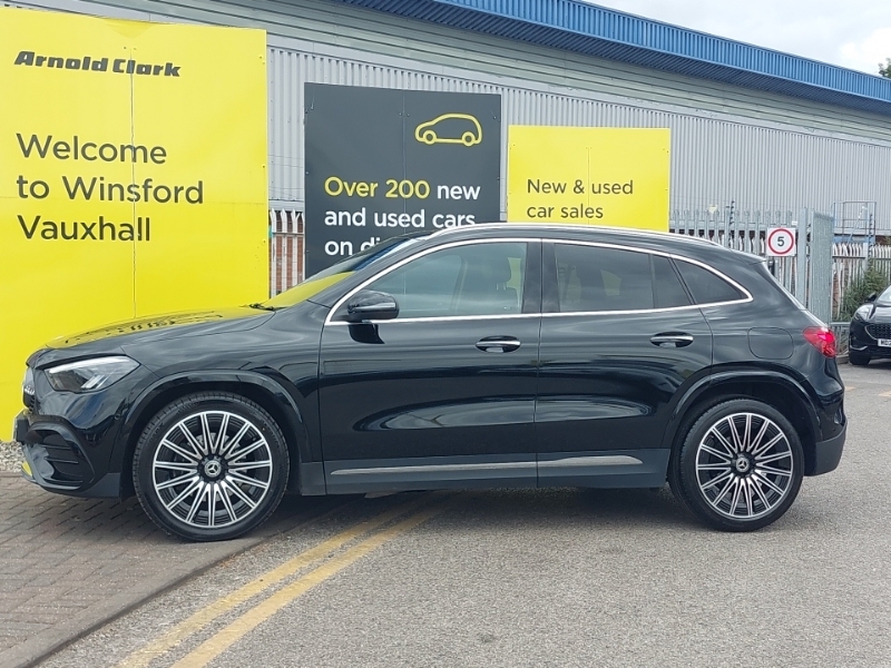 Mercedes-Benz GLA Class Gla 200 Amg Line Premium Black #4