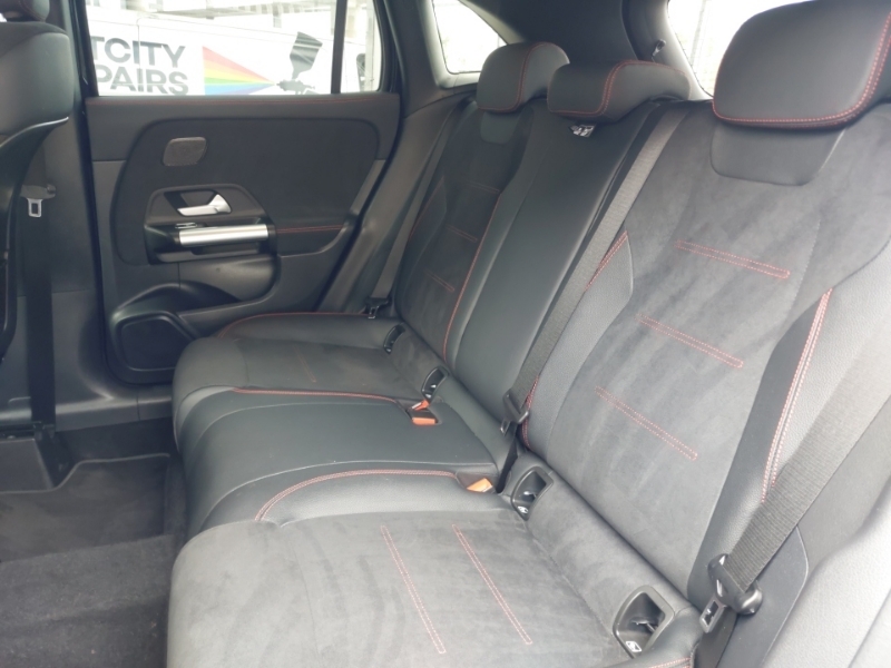 Mercedes-Benz GLA Class Gla 200 Amg Line Premium Black #6