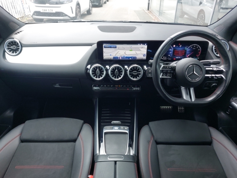 Mercedes-Benz GLA Class Gla 200 Amg Line Premium Black #3