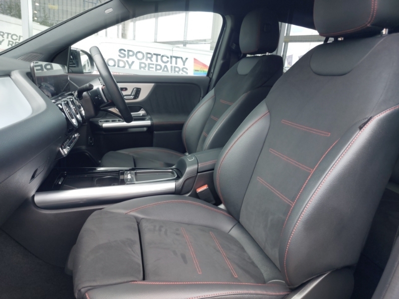 Mercedes-Benz GLA Class Gla 200 Amg Line Premium Black #5