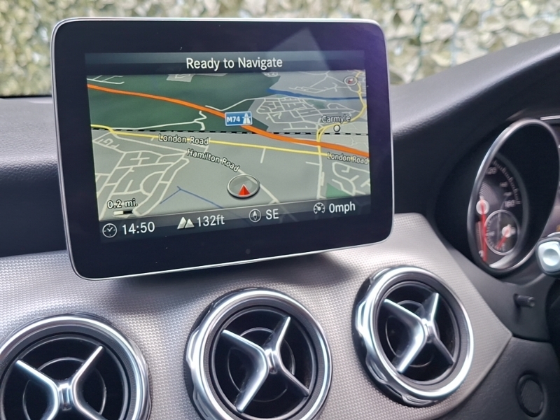 Mercedes-Benz GLA Class Gla 180 Urban Edition White #10