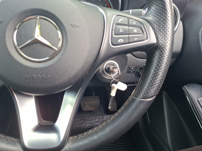 Mercedes-Benz GLA Class Gla 180 Urban Edition White #13