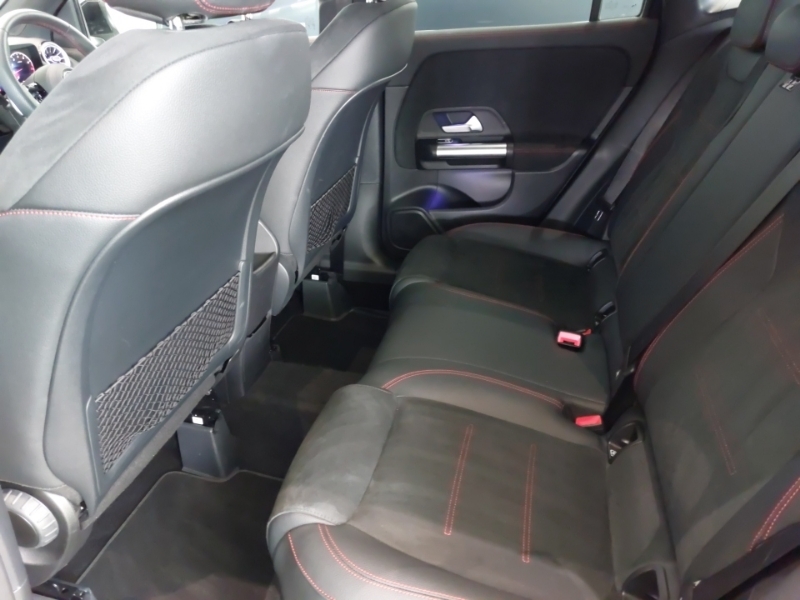 Mercedes-Benz GLA Class Gla 200 Amg Line Executive Black #6