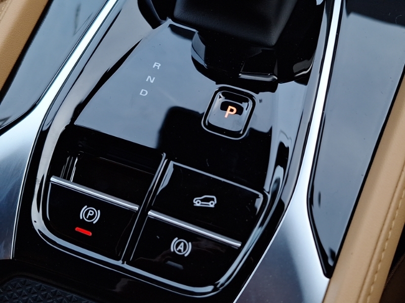 MG HS 1.5 T-gdi Phev Trophy White #15