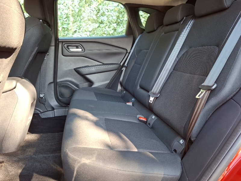 Nissan Qashqai 1.3 Dig-t Mh 158 Acenta Premium Xtronic Red #6