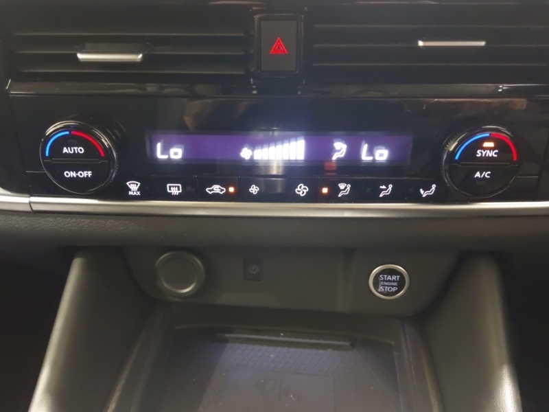 Nissan Qashqai Tekna Black #17