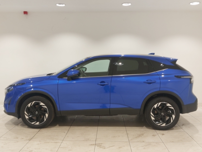 Nissan Qashqai Tekna Black #4
