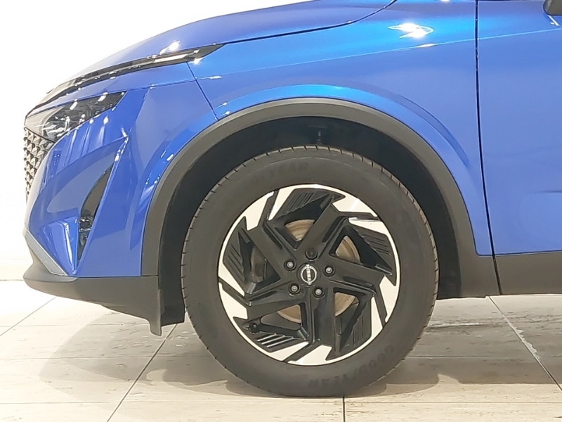 Nissan Qashqai Tekna Black #19