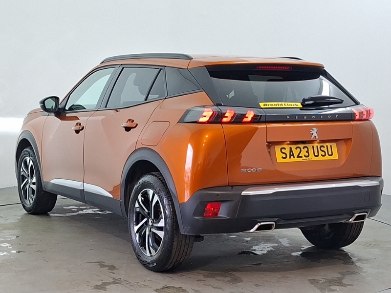 Peugeot 2008 1.2 Puretech 130 Allure Premium Orange #2