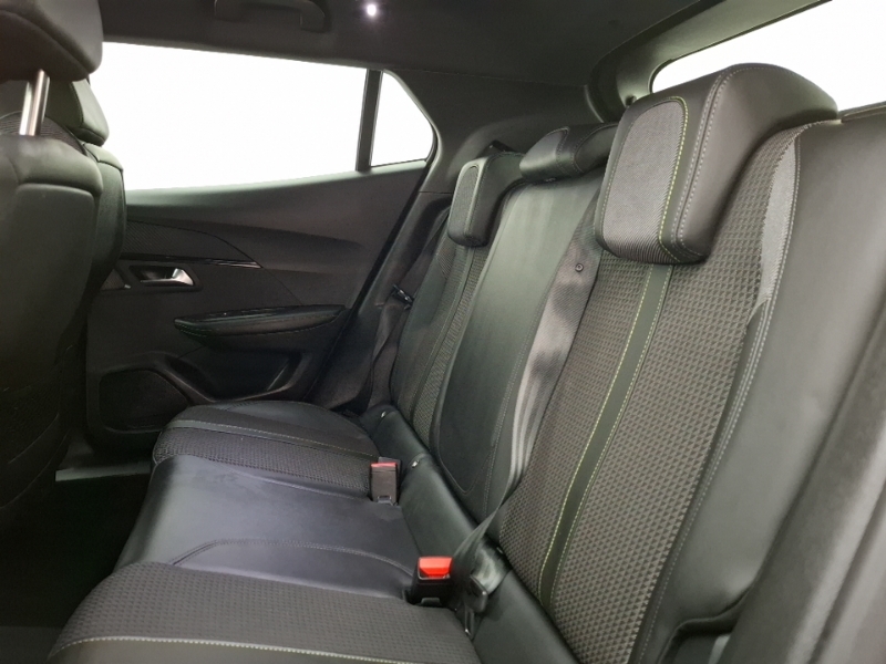 Peugeot 2008 1.2 Puretech 130 Gt Black #6