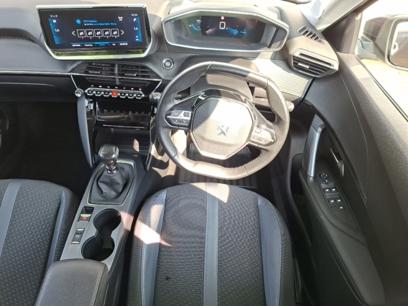 Peugeot 2008 1.2 Puretech Allure Grey #8