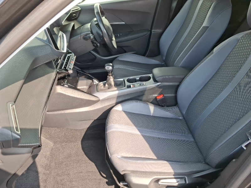Peugeot 2008 1.2 Puretech Allure Premium Grey #5