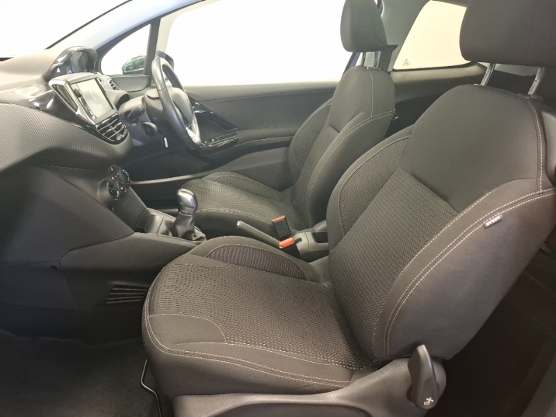 Peugeot 208 1.2 Puretech 82 Allure Blue #5