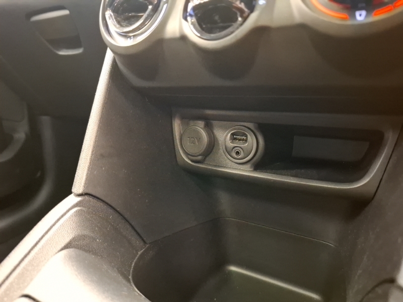 Peugeot 208 1.6 Bluehdi Active Silver #16
