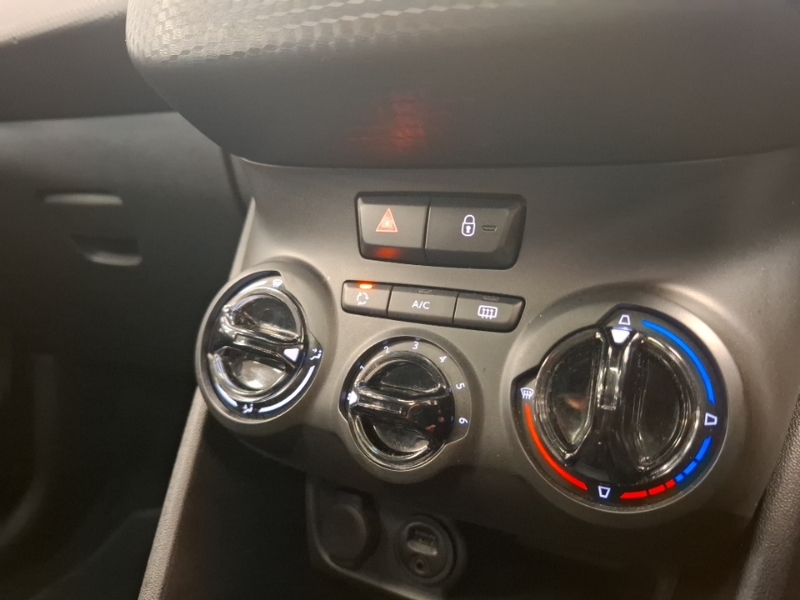 Peugeot 208 1.6 Bluehdi Active Silver #15