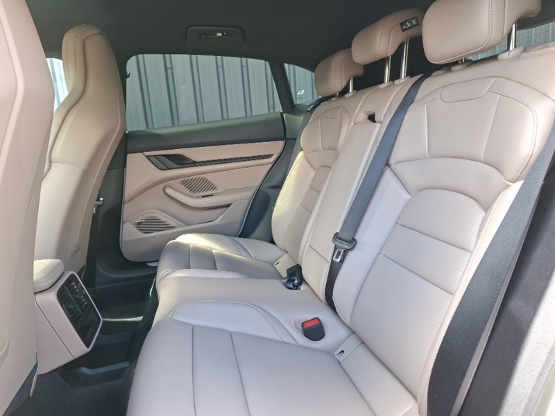 Porsche Taycan 390Kw 4S 79Kwh White #6