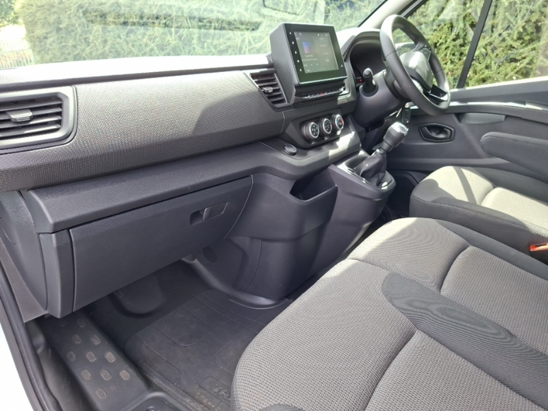 Renault Trafic Ll30 Blue Dci 130 Advance Safety Van White #5