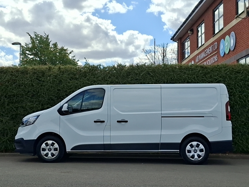 Renault Trafic Ll30 Blue Dci 130 Advance Safety Van White #4
