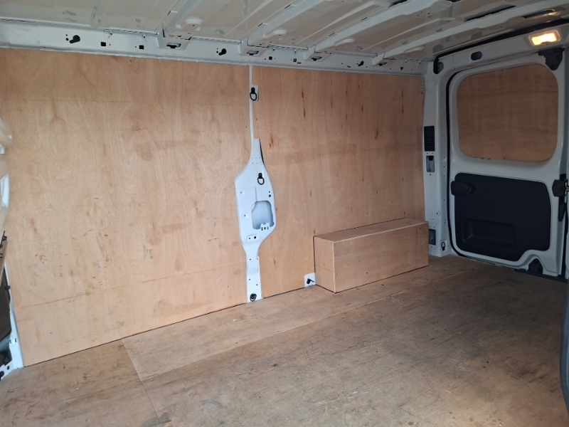 Renault Trafic Ll30 Blue Dci 130 Advance Safety Van White #6