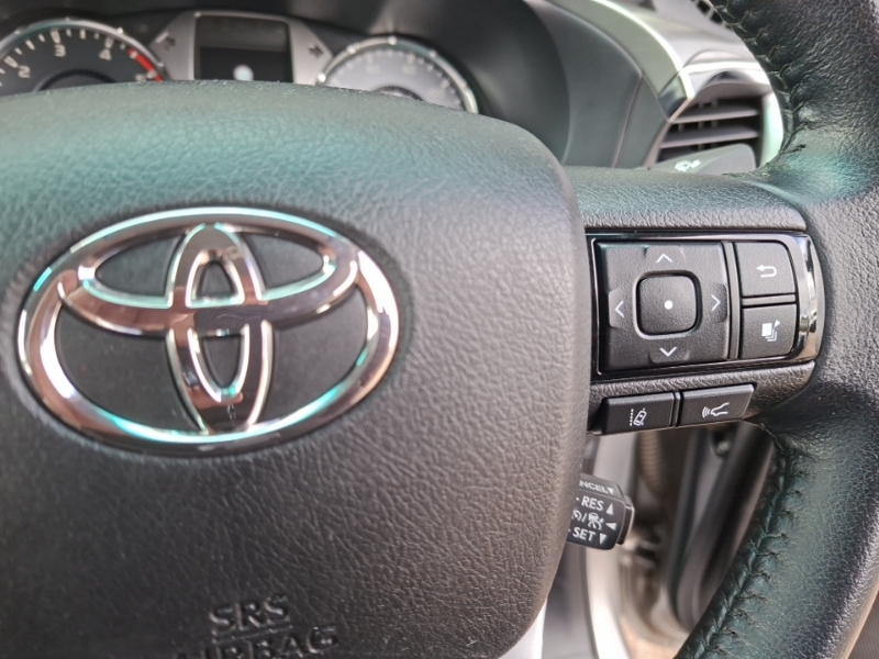 Toyota HILUX Active Single Cab Pick Up 2.4 D-4d White #12