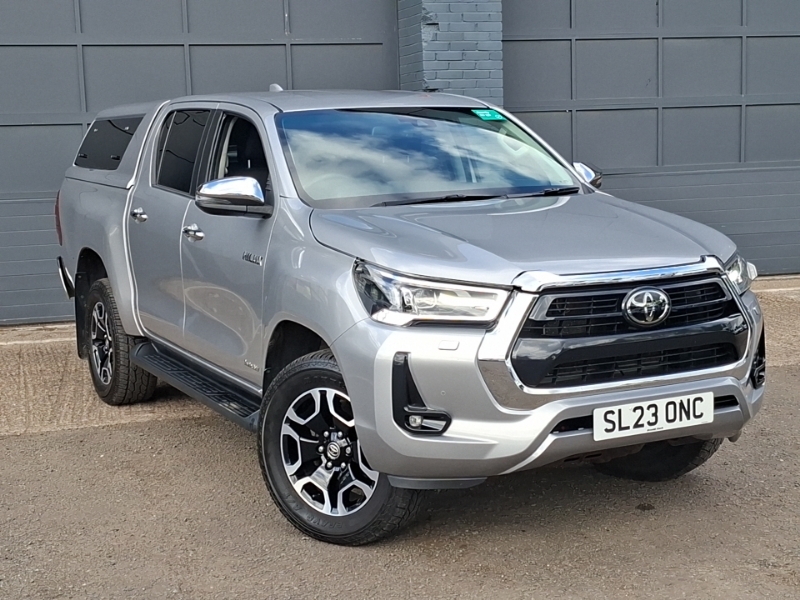Toyota HILUX Invincible Dcab Pick Up 2.8 D-4d Silver