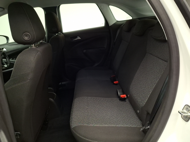 Vauxhall Crossland 1.2 Design White #6