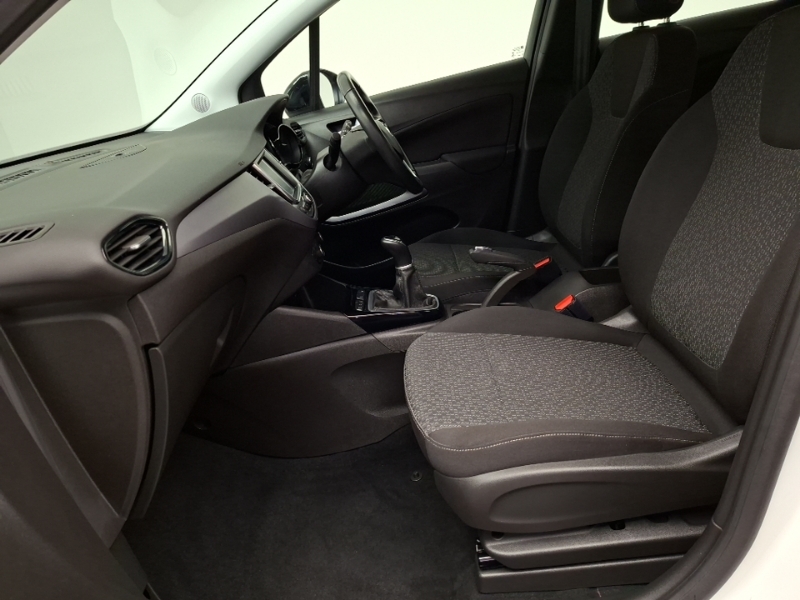 Vauxhall Crossland 1.2 Design White #5