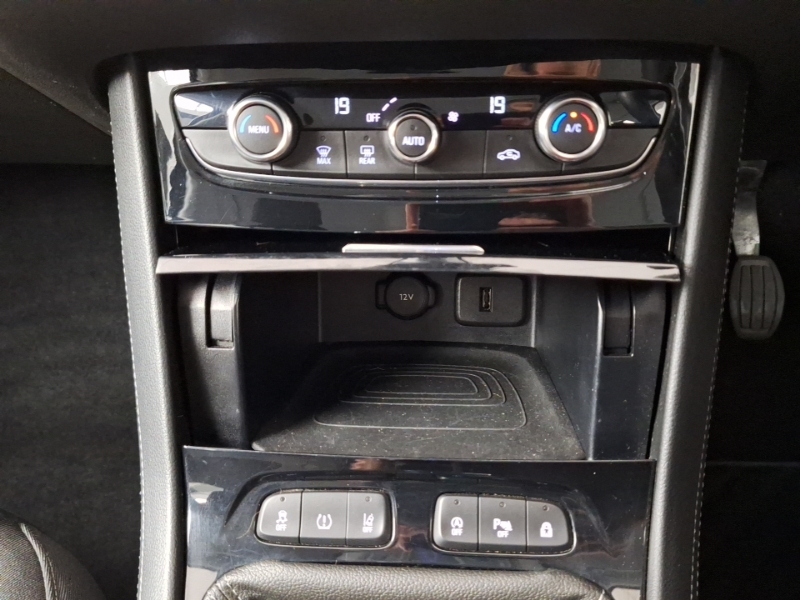 Vauxhall Grandland X Black #16