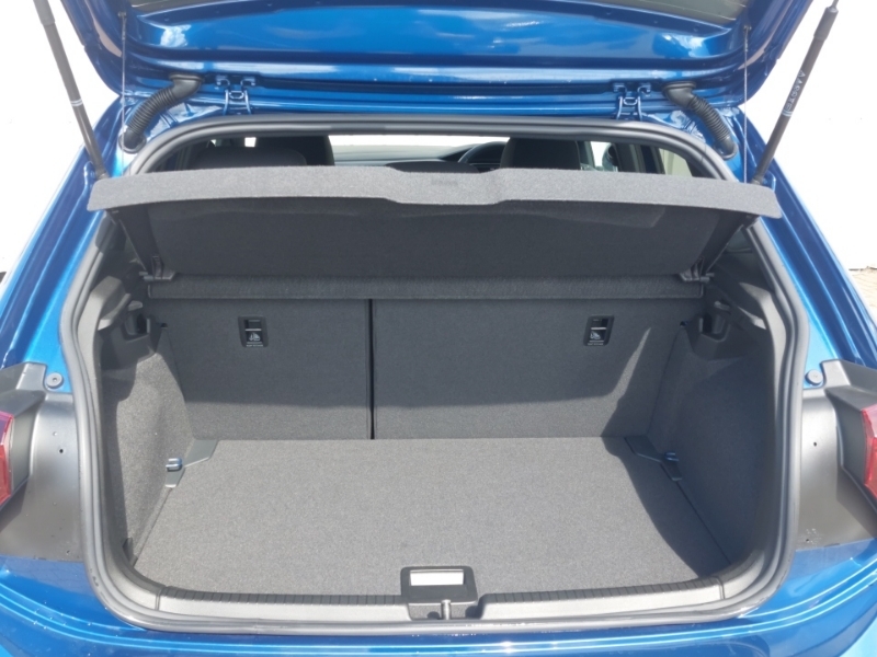 Volkswagen Polo Match Black #18