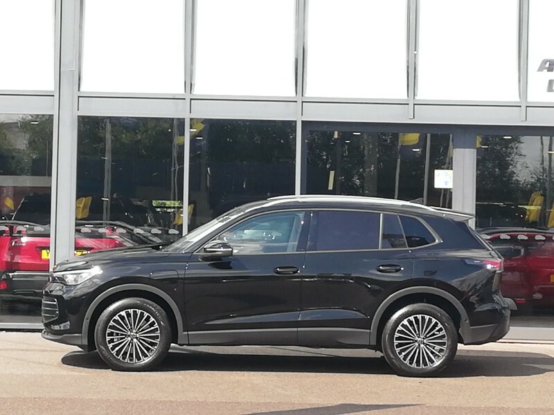 Volkswagen Tiguan R-line Black #3