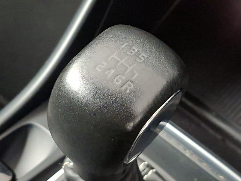 Volvo XC40 1.5L R-design Black #9