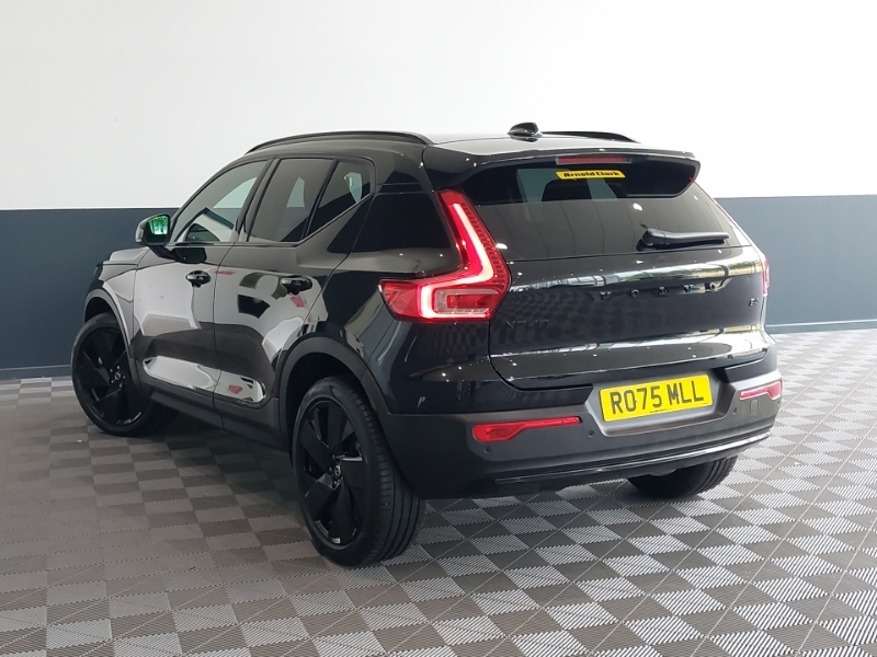 Volvo XC40 2.0 B4p Plus Black Edition Black #2