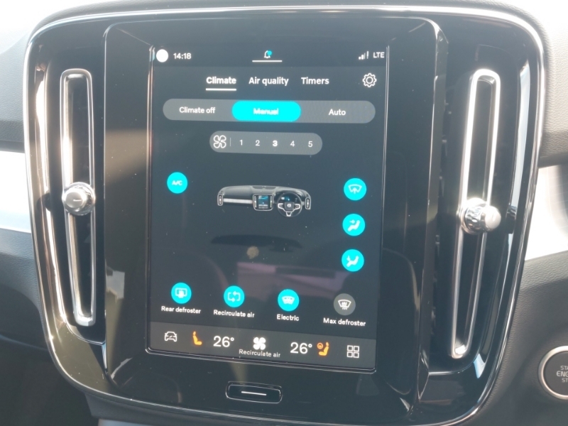 Volvo XC40 B4 P Black Edition Ultra Black #19