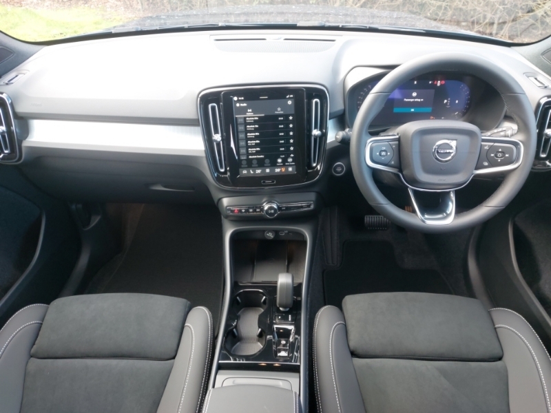 Volvo XC40 2.0 B3p Plus Pro Black Edition Blue #3