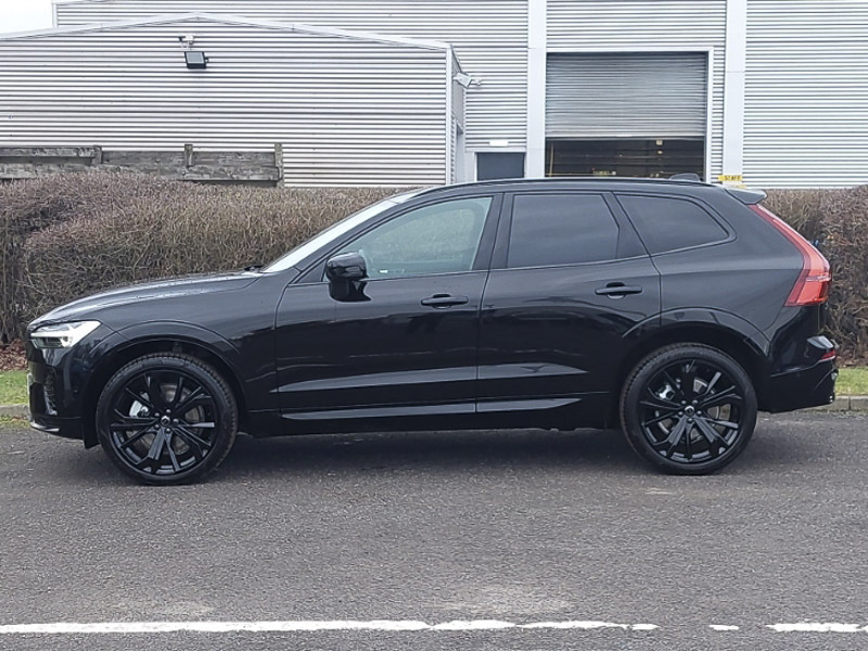 Volvo XC60 2.0 B5p Plus Black Edition Awd Geartronic Black #4