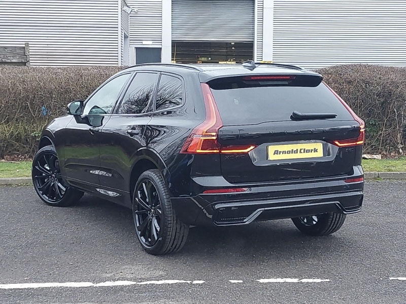 Volvo XC60 2.0 B5p Plus Black Edition Awd Geartronic Black #2