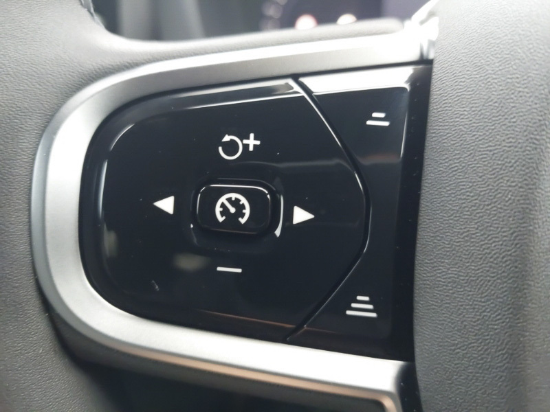 Volvo XC60 Ultra Black Edition Black #13