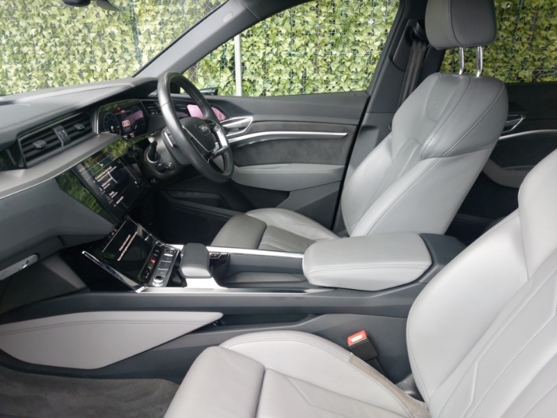 Audi E-tron 300Kw 55 Quattro 95Kwh Launch Edition Grey #5