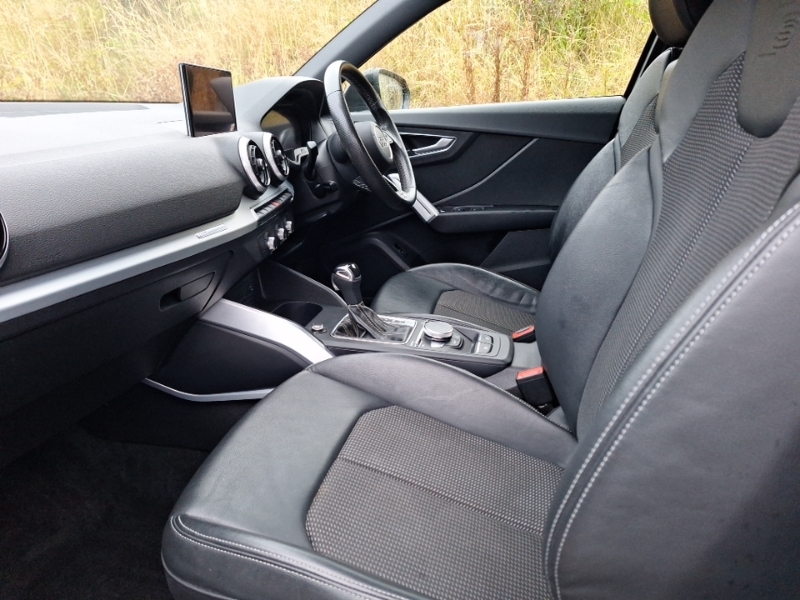 Audi Q2 35 Tfsi S Line S Tronic Black #5